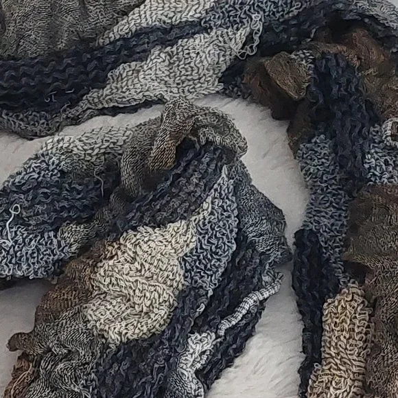 Patterned Scarf - Picture 3 of 4